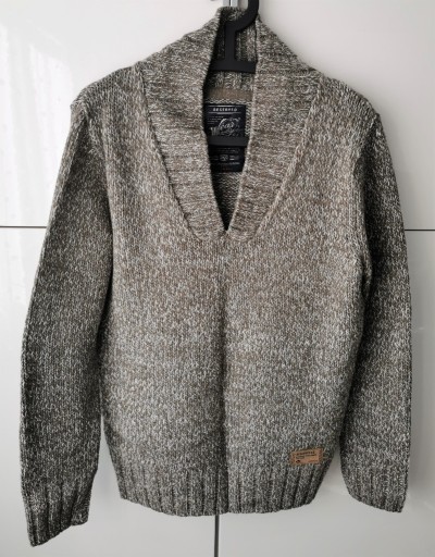 Zdjęcie oferty: sweter jesienno/zimowy RESERVED w serek-30% wełna