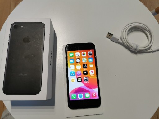 Zdjęcie oferty: iPhone 7 Black 32 GB 100% sprawny bardzo ładny !!!