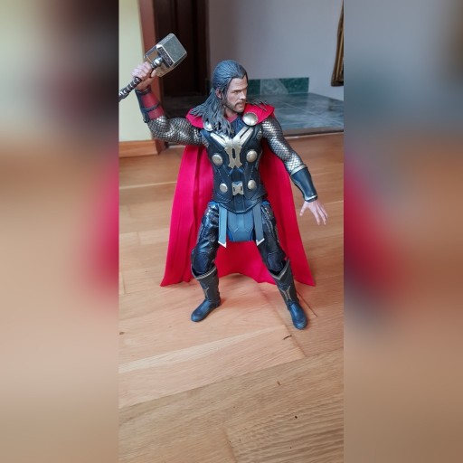 Zdjęcie oferty: Hot Toys MMS224 Thor Dark World Thor 1/6