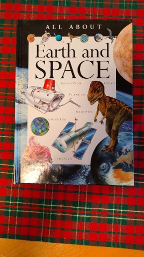 Zdjęcie oferty: Książka "Earth & space" po angielsku dla dzieci 