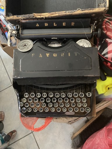 Zdjęcie oferty: Stara maszyna do pisania Adler