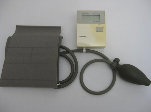 Zdjęcie oferty: Omron MX HEM-432C-E ciśnieniomierz z ręczną pompką