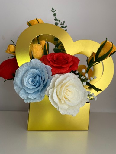 Zdjęcie oferty: Kwiaty.Bukiet papierowych kwiatów.Wykonany ręcznie