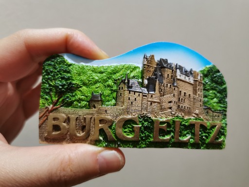 Zdjęcie oferty: Magnes na lodówkę 3D Niemcy zamek Burg Eltz