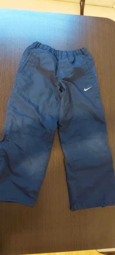 Zdjęcie oferty: Spodnie Nike 116-122