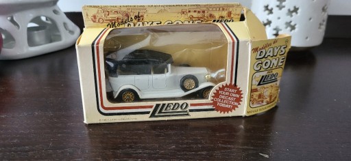 Zdjęcie oferty: MODEL CABRIO BIAŁE LLEDO DAYS GONE LLEDO RETRO SAMOCHÓD