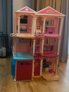 Zdjęcie oferty: Domek dla lalek Barbie