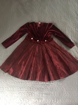 Zdjęcie oferty: Śliczna Sukienka dla małej Damy na 110 cm