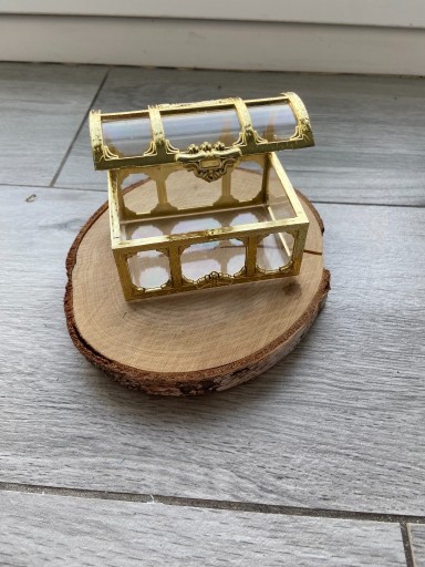 Zdjęcie oferty: Złota szkatułka na biżuterię skrzynia skarbów