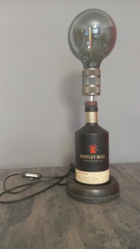 Zdjęcie oferty: Unikalna ozdobna lampa Whitley Neill gin