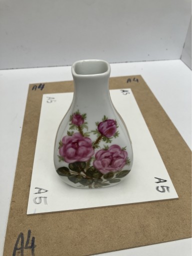 Zdjęcie oferty: wazon wazonik niemiecka porcelana KAISER jedyny