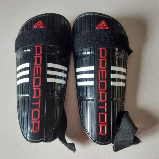 Zdjęcie oferty: Ochraniacze na piszczele Adidas Predator