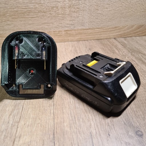 Zdjęcie oferty: Adapter baterii Makita 14,4V-18V LXT