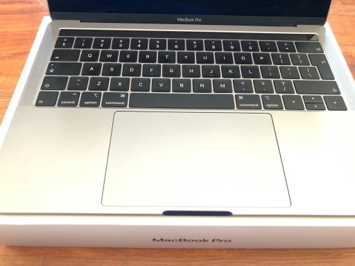 Zdjęcie oferty: Macbook Pro 13 16GB RAM late 2019, Touch Bar