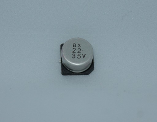 Zdjęcie oferty: Kondensator bipolarny SMD 22uF 35V nichicon 50szt