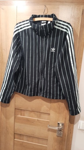 Zdjęcie oferty: Lekka kurtka firmy ADIDAS 