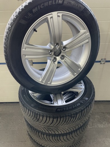 Zdjęcie oferty: 5x112 19 Audi A8 D5 a6 235/50/19 Michelin 7mm