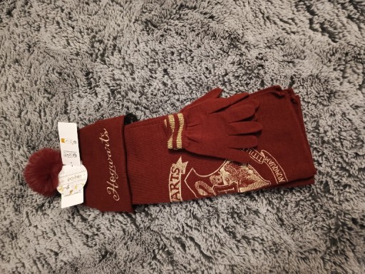 Zdjęcie oferty: Komplet czapka szalik i rękawiczki Harry Potter 