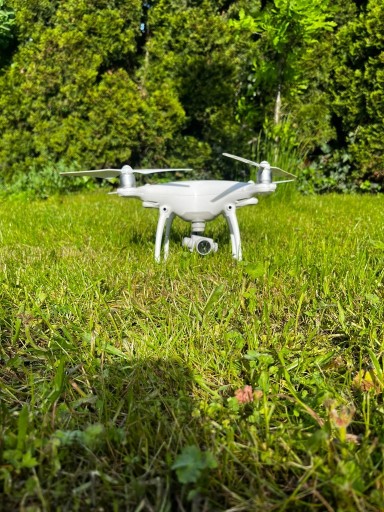 Zdjęcie oferty: Sprzedam dron DJI Phantom 4