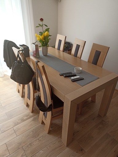 Zdjęcie oferty: Stół rozkładany z krzesłami.