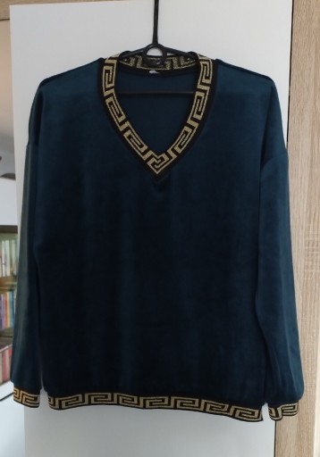 Zdjęcie oferty: Welurowa bluza ze wzorem