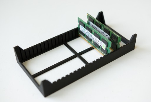 Zdjęcie oferty: Pojemnik koszyk skrzynka na pamięci SO-DIMM DDR123