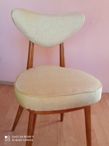 Zdjęcie oferty: 6 krzeseł "serduszko" PRL - po renowacji 