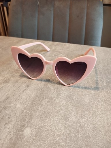 Zdjęcie oferty: Okulary przeciwsłoneczne vintage kocie oczy serca