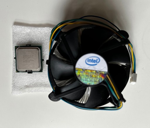 Zdjęcie oferty: Intel Core 2 Duo E8400 3.0 GHz + Oryginalny cooler