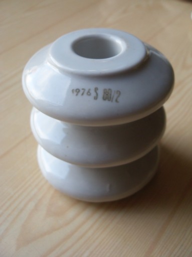 Zdjęcie oferty: Izolator porcelanowy szpulowy S 80/2 NN - 1976