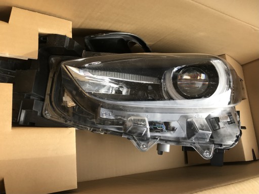 Zdjęcie oferty: Reflektor lewy Mazda 3 2017