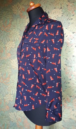 Zdjęcie oferty: Bluzka od piżamy czarna w rude lisy