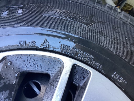 Zdjęcie oferty: Opony z felgami i zaworami komplet 17”zimowe