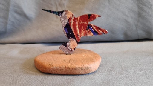 Zdjęcie oferty: Figurka kolibra na kamieniu Lazart USA