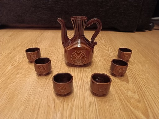 Zdjęcie oferty: Zestaw karafka + 6 kieliszki - fajans VINTAGE, PRL