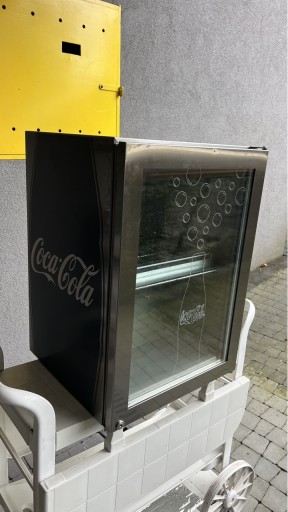 Zdjęcie oferty: Lodoweczka nablatowa lub wieszana coca cola