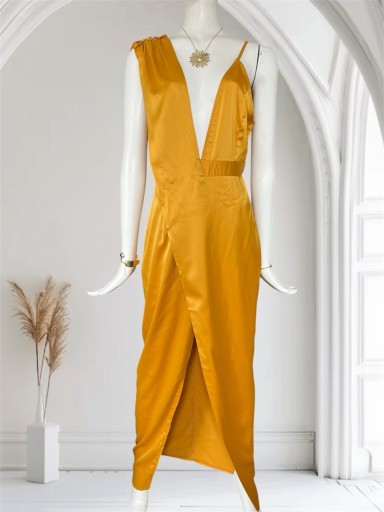 Zdjęcie oferty: Sukienka PrettyLittleThing – nowa z metką, rozmiar 14 (EU 42)