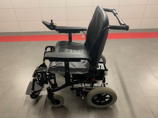 Zdjęcie oferty: Wózek inwalidzki elektryczny 