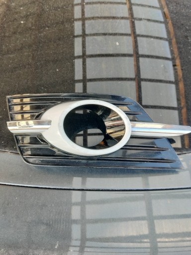 Zdjęcie oferty: Kratka zderzaka przedniego VW passat R-line 