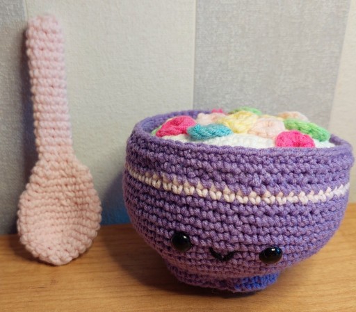 Zdjęcie oferty: maskotka na szydełku miska z platkami plus łyżka