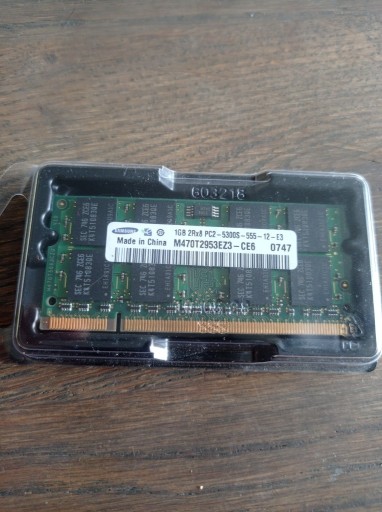 Zdjęcie oferty: Pamięć RAM SAMSUNG DDR2 SODIMM 1GB (1x1GB 667MHz)