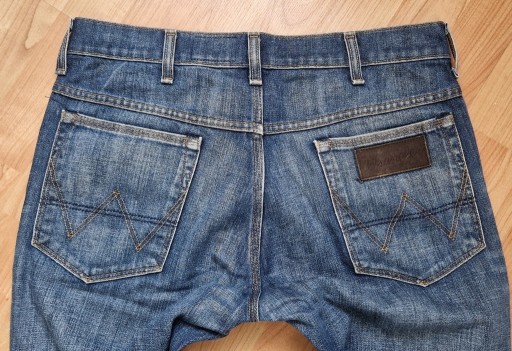 Zdjęcie oferty: Spodnie męskie sztruks Wrangler Ben W32L32