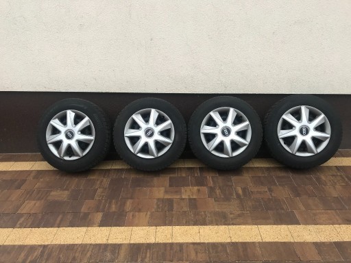 Zdjęcie oferty: 4 Opony z felgami Zima 195/65 R15" Pirelli