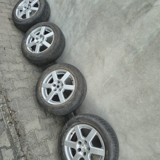 Zdjęcie oferty: Sprzedam  zestaw 4 felg aluminiowych z oponami 205/60/16 bmw