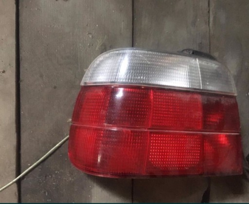 Zdjęcie oferty: Lampy tylne BMW E36 compact oryginalny M pakiet 