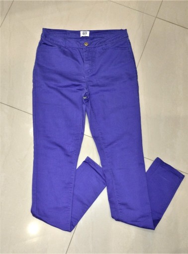 Zdjęcie oferty: Kobaltowe spodnie Vero Moda 28/34 S