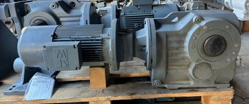 Zdjęcie oferty: Nowy motoreduktor SEW 14obr 3kW 2100Nm hamulec