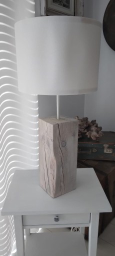 Zdjęcie oferty: Lampa drewniana ręcznie robiona bielona