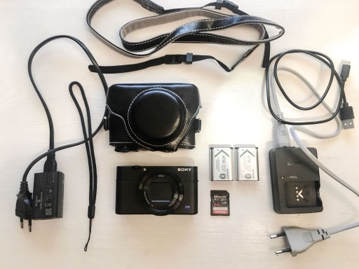 Zdjęcie oferty: Aparat Sony RX100 M5 + akcesoria