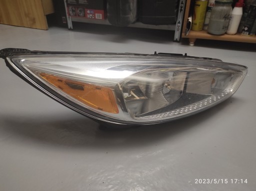 Zdjęcie oferty: Ford Focus Mk3 lift lampa przód  prawa USA